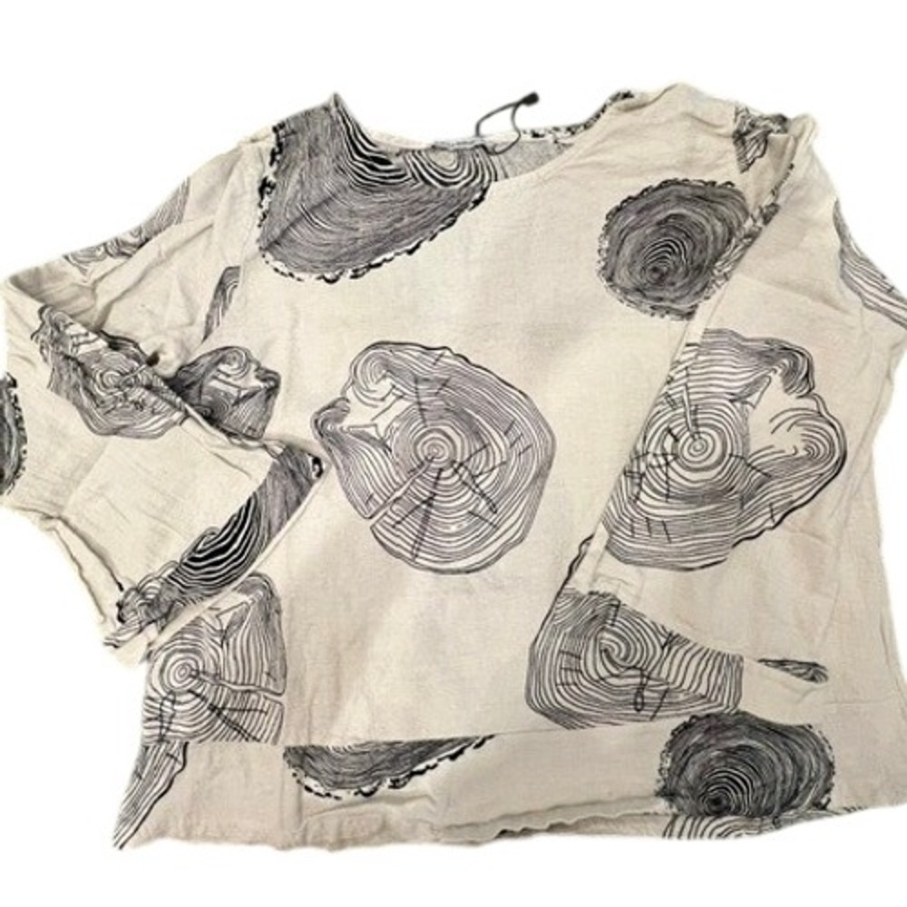 Cellabie Top Women Large Ivory Black Wood Grain Print Boxy Lagenlook Blouse